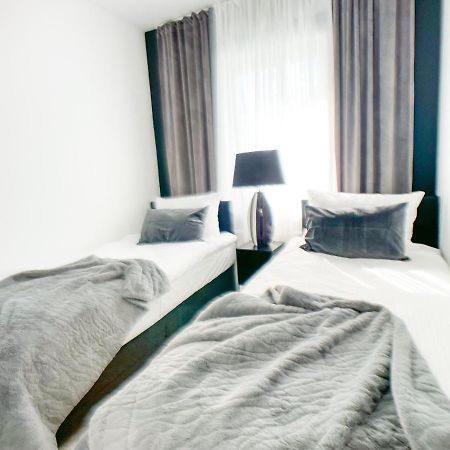 M-Style 02 Apartment Mit Balkon 24H Self-Check-In, Free Parking, Netflix Neurenberg Buitenkant foto