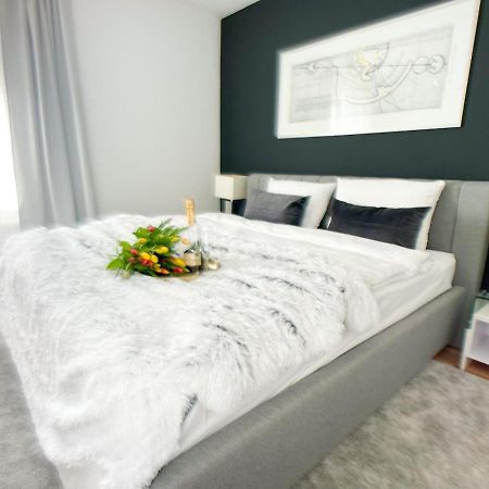 M-Style 02 Apartment Mit Balkon 24H Self-Check-In, Free Parking, Netflix Neurenberg Buitenkant foto