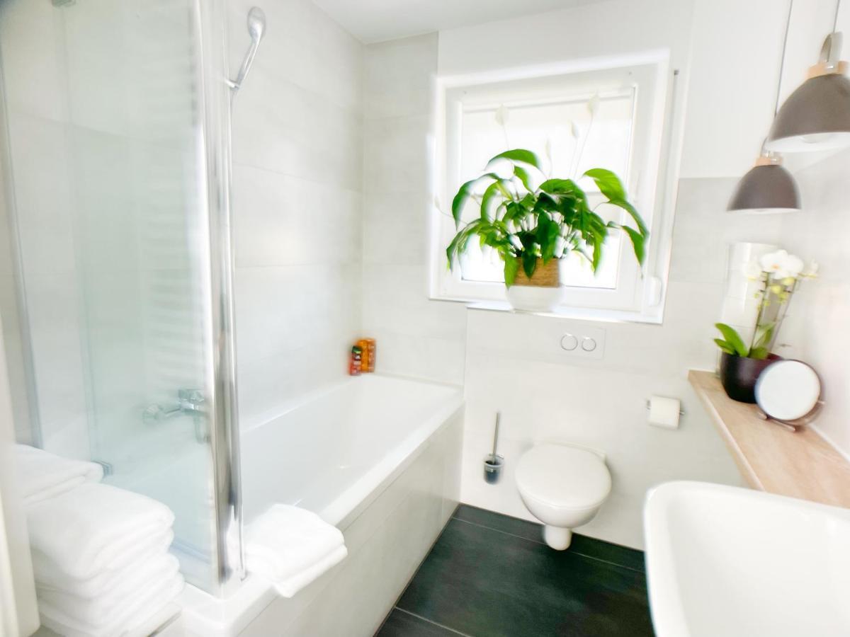 M-Style 02 Apartment Mit Balkon 24H Self-Check-In, Free Parking, Netflix Neurenberg Buitenkant foto