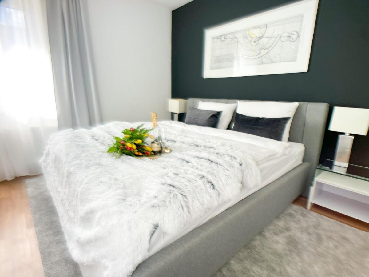 M-Style 02 Apartment Mit Balkon 24H Self-Check-In, Free Parking, Netflix Neurenberg Buitenkant foto