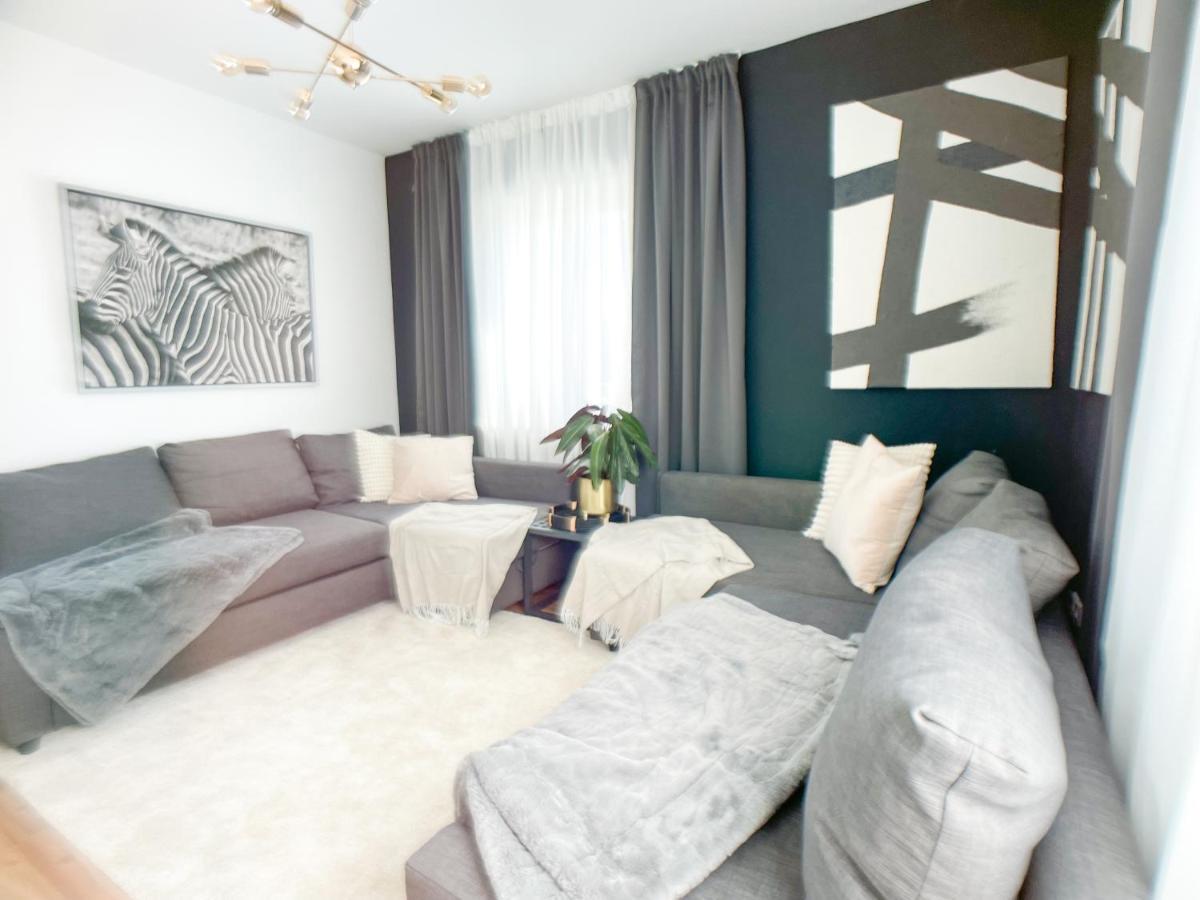M-Style 02 Apartment Mit Balkon 24H Self-Check-In, Free Parking, Netflix Neurenberg Buitenkant foto